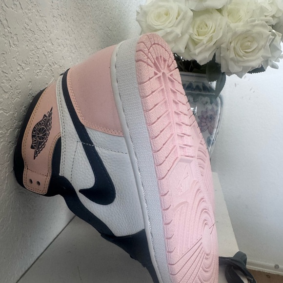 Women's Air Jordan 1 High "Bubble Gum" - Picture 8 of 10